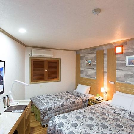 Kaya Tourist Hotel Seoel Buitenkant foto